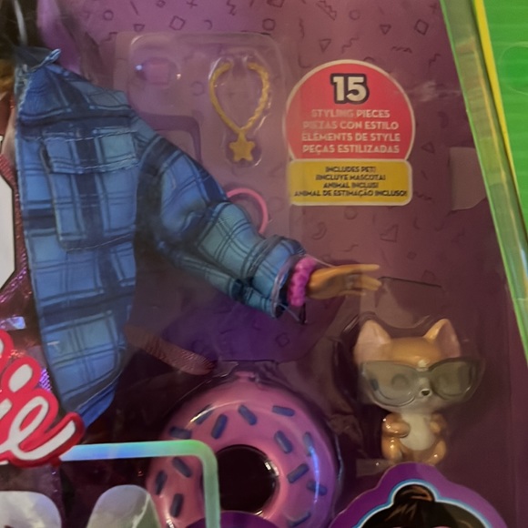 Malibu Barbie Extra-Mattel - Picture 5 of 12